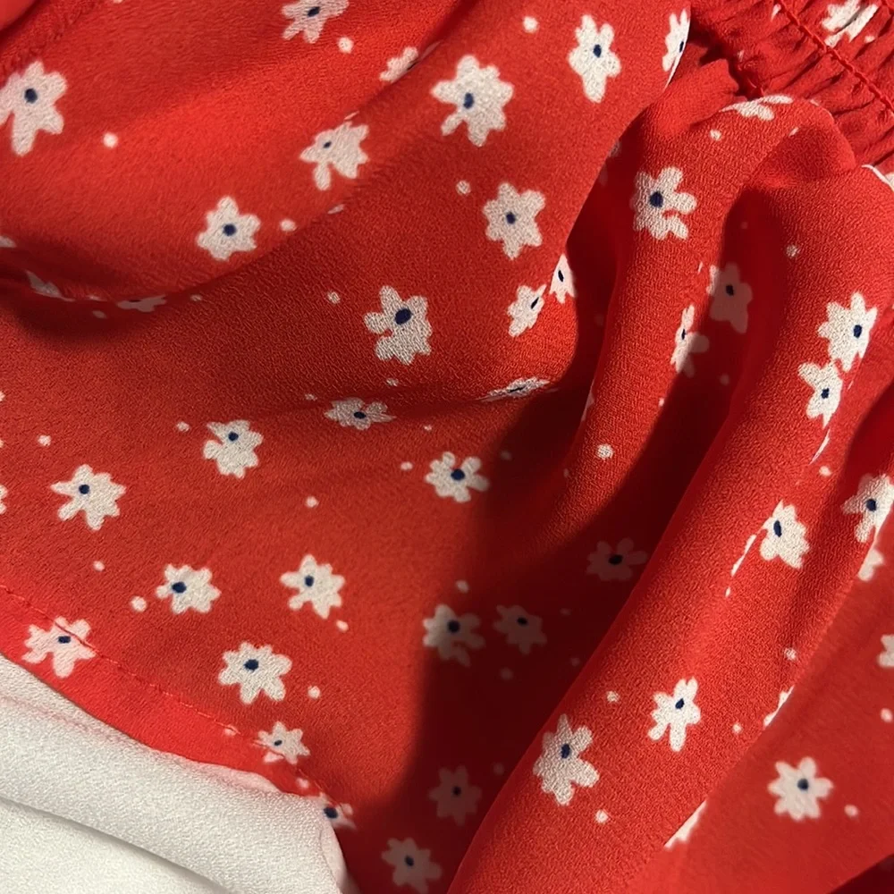 Red Flower Top - Picture 4 of 4
